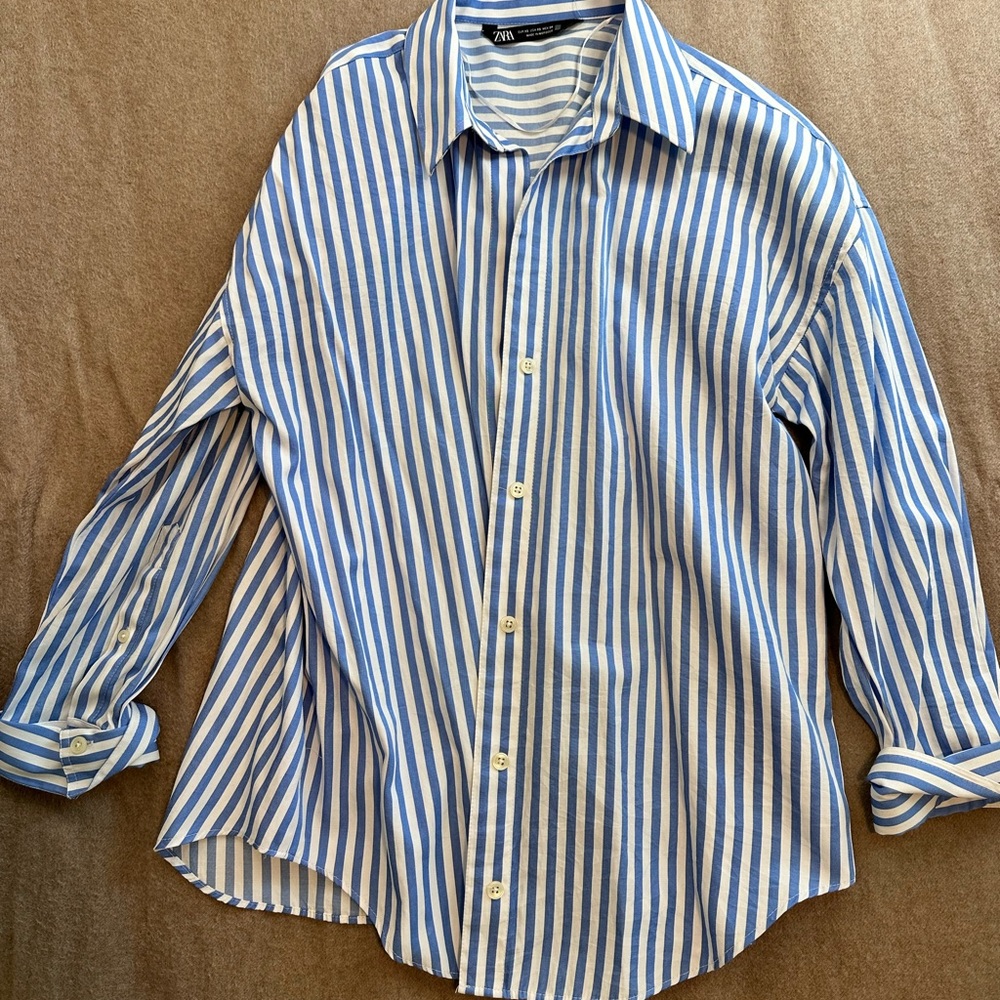 Zara Men's Blue and White Striped Shirt